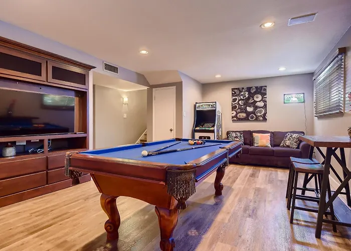 5 Min To Old Town L Heated Pool L L Game L Putting Holiday home