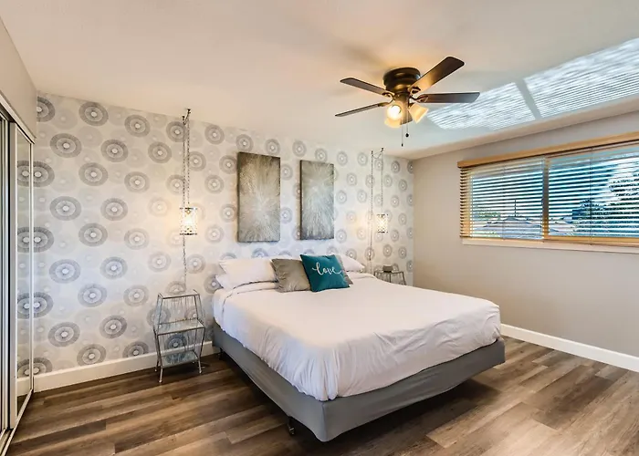 5 Min To Old Town L Heated Pool L L Game L Putting Holiday home Scottsdale
