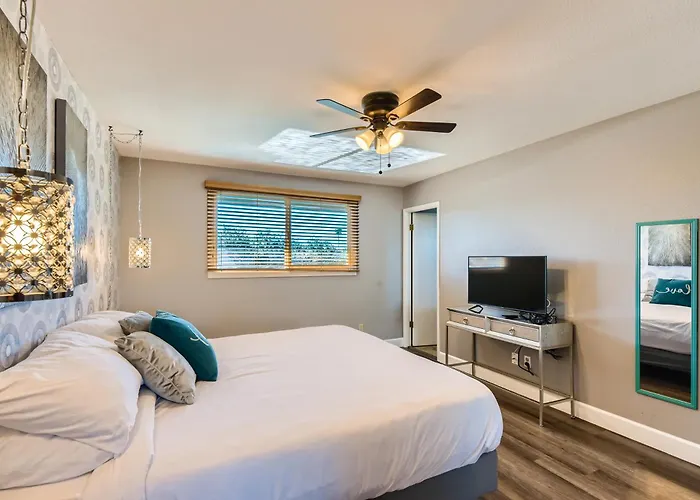 5 Min To Old Town L Heated Pool L L Game L Putting Holiday home