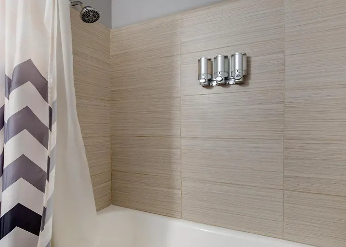 5 Min To Old Town L Heated Pool L L Game L Putting Holiday home Scottsdale