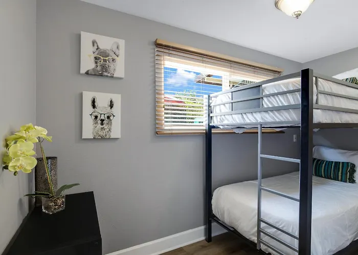 5 Min To Old Town L Heated Pool L L Game L Putting Holiday home